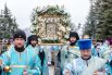 Затем после торжественной литургии в Благовещенском соборе Кремля верующие крестным ходом прошли до Богородицкого монастыря.