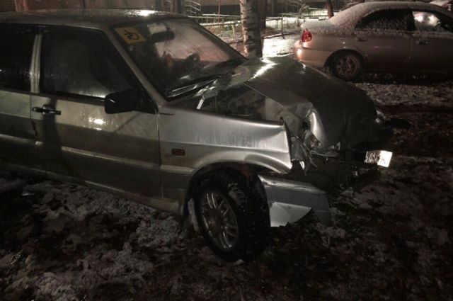 ДТП произошло четвёртого ноября в 21.00 на перекрёстке улиц Макаренко и Тургенева.