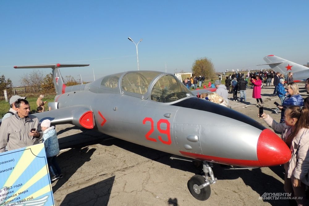 Учебно-тренировочный самолет Л-29 «Дельфин».