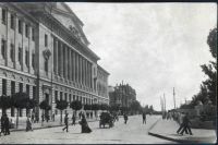 Вот так выглядело здание конторы Госбанка в 1917 году (ул. Большая садовая/Средний проспект (ныне пр. Соколова))