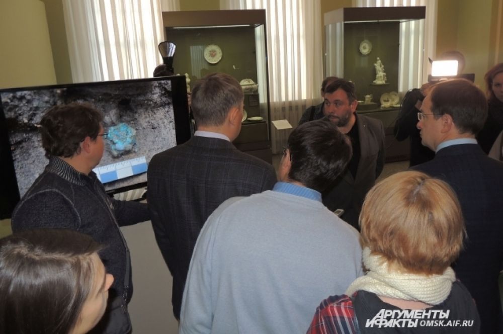 Владимир Мединский осматривает выставки музея имени Врубеля