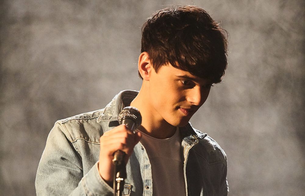 На не менее важное звание "Певец года" претендует ALEKSEEV со своим хитом "Forever" и одноименном альбомом и другими композициями.