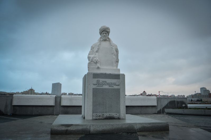 В ноябре в Казани появился еще один памятник - просветителю и богослову Шигабутдину Марджани. В этом году общественность отмечает 200-летие со дня его рождения.