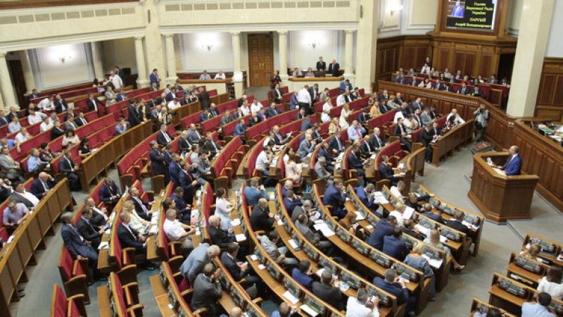 Вот так все начиналось. Еще утром, 22 ноября, депутаты предложили
