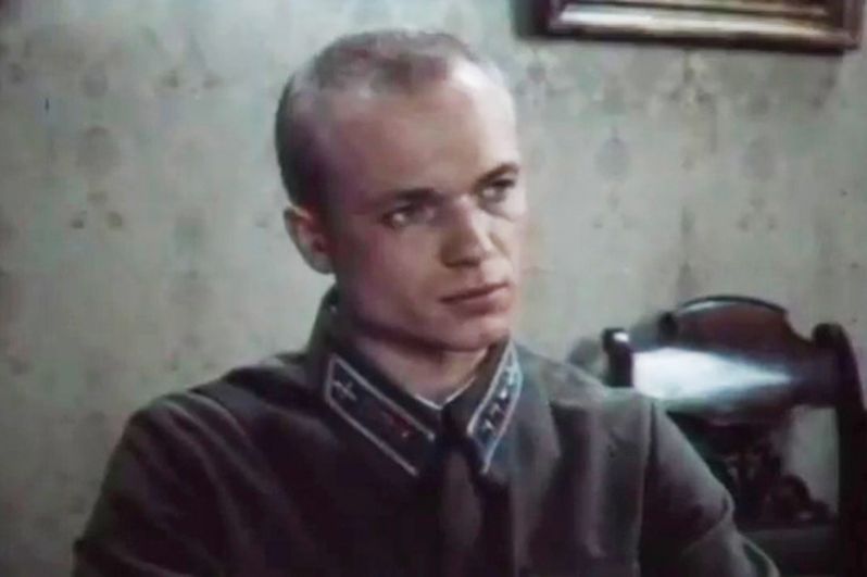 «Сталинград» (1989) — Леонид Никитович Хрущёв, советский военный лётчик, гвардии старший лейтенант ВВС СССР.