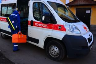 Врачи положили детей под наблюдение.