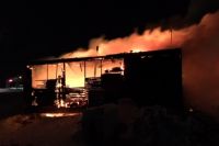 В Тазовском сгорел нежилой балок, погиб человек 