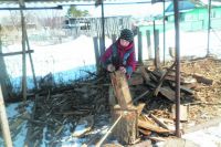Жители Дона до сих пор топят дома дровами