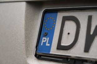В Украине оформили первую машину с еврономерами по новым правилам