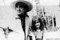 Виктор Драгунский с дочкой. 1971 год.