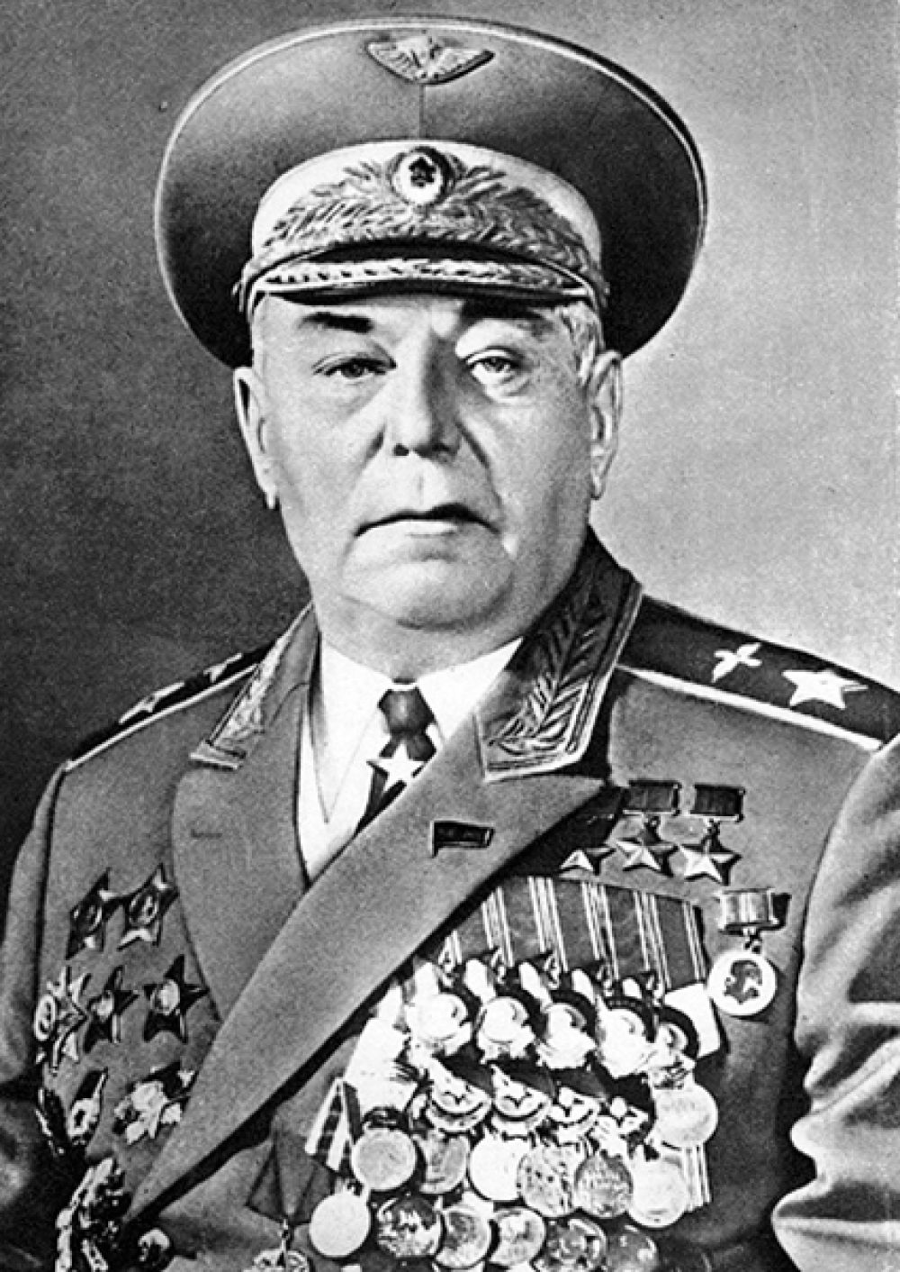 Новосибирск — летчик Александр Покрышкин.