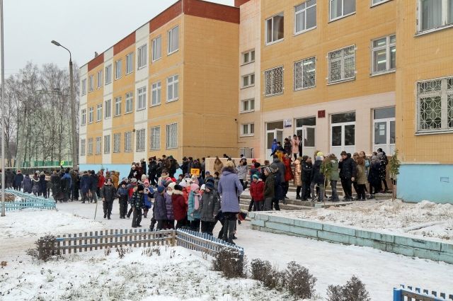 Школа 40 смоленск. Мбоу сош 40 смоленск. Школа номер 40 города смоленска. 40 школа смоленск фотографии. Школа 40 чебоксары.