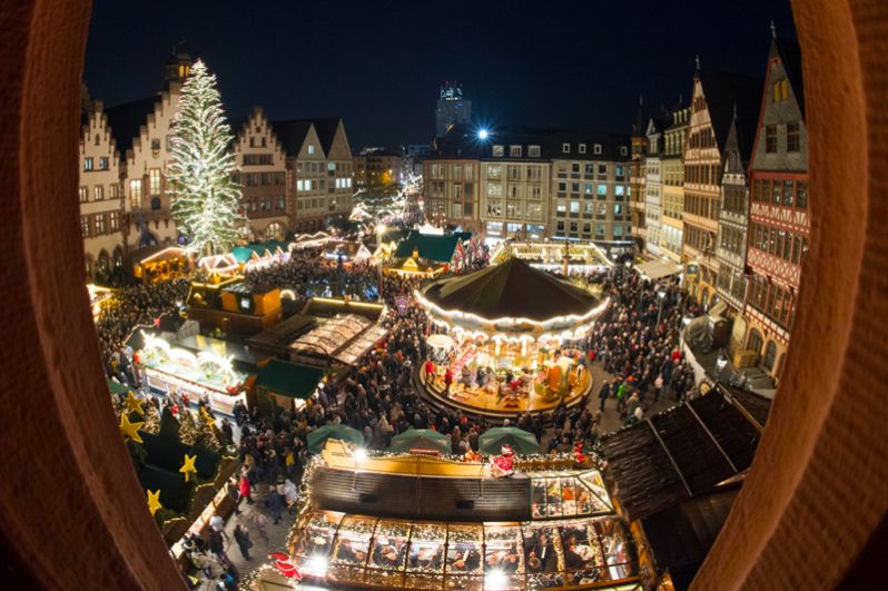 Рождественский рынок во Франкфурте.