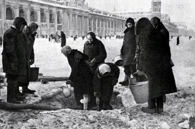 К сентябрю 1941-го положение тысяч детей в Ленинграде и области стало катастрофическим. 
