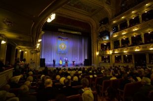 Порошенко присвоил звание Народного артиста Украины известному музыканту