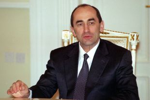 Роберт Кочарян.