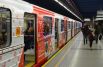 Может, в киевском метрополитене также появится такие сказочные вагончики, где будут угощать вкусными конфетками.