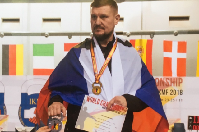 Гиревик из Калининграда Михаил Бабушкин выиграл чемпионат мира по марафону.