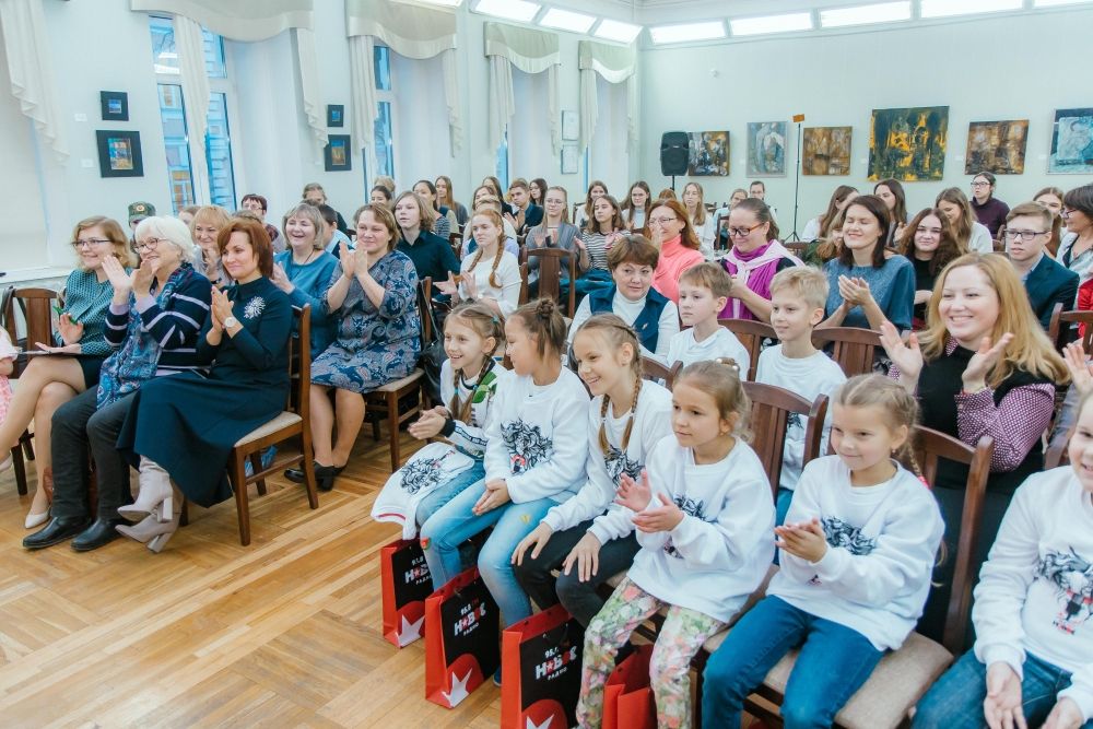 На подведении итогов собрался полный зал.