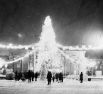 Новогодняя ёлка на площади перед ДК им. Свердлова, декабрь 1966 г.