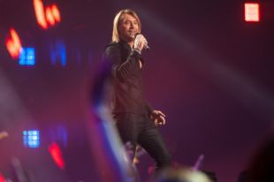 Украинский певец поделился своим секретом успеха и поведал о том, что его волнует больше всего во время концертов.
