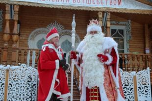 Для тюменских детей сирот ищут Дед Мороза и Снегурочку