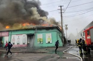 В Одессе вспыхнул большой пожар на «Новой почте»