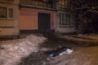В Киеве мужчина пришел к бывшей за вещами и выпрыгнул с 15 этажа