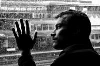 Депрессивными расстройствами мужчины страдают почти в два раза реже женщин.