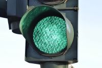 Теперь при включении разрешающего сигнала по улице Белинского, будет включаться запрещающий сигнал светофора для движущегося транспорта по кругу.