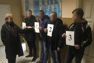 В метро Киеве мужчина вырвал из рук у девушки телефон и попытался скрыться