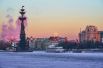 Памятник Петру I в Москве (официально называется «В ознаменование 300-летия российского флота»). Это один из самых высоких памятников в России. Был открыт в 1997 году в рамках масштабного празднования 850-летия Москвы и вызвал массу критики в свой адрес.