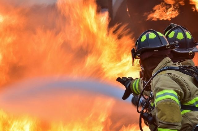 Пожарным удалось локализовать огонь через 20 минут, еще через 10 минут возгорание было потушен.