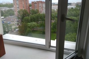 Заменили 90% деревянных окон на пластиковые.