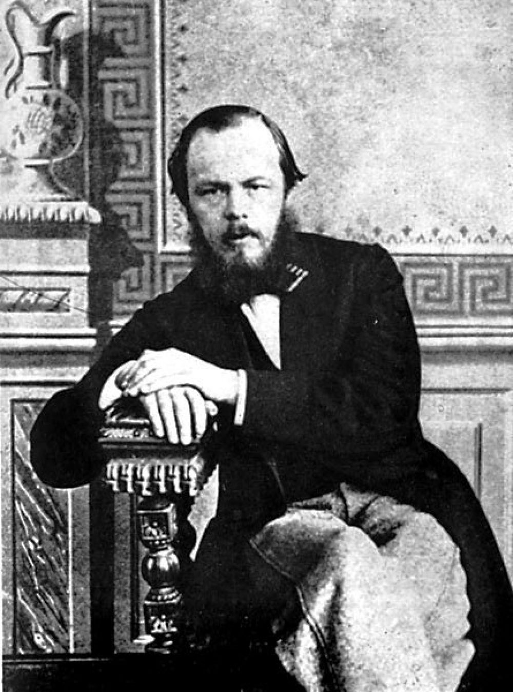 Санкт-Петербург – писатель Федор Достоевский.