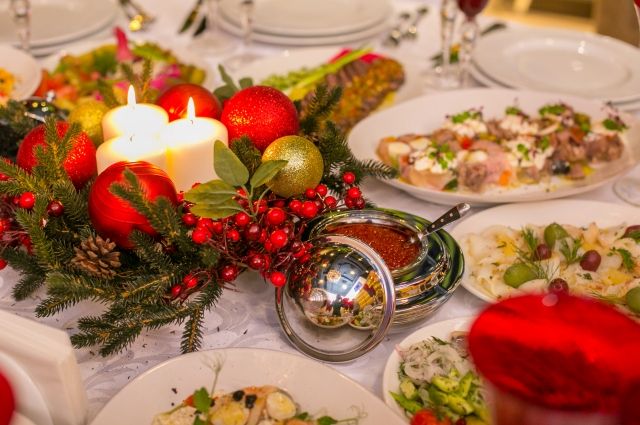 В Новый год за столом собирается вся семья, поэтому каждый старается приготовить что-нибудь вкусное и необычное.