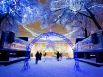 Светодиодные тоннели ведут на главную площадь, которая в этом году оформлена в стиле народных сказок о зиме.