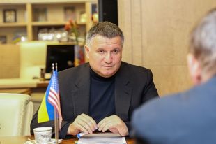 Глава МВД прогнозирует провокации в Украине с целью влияния на электоральные настроения украинцев
