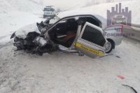 Водителя Renault Logan его 15-летнюю пассажирку госпитализировали