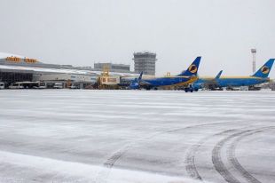 В аэропорту Борисполя пассажиры 14 часов ждали самолет в Египет