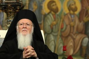 В Стамбуле подписали Томос для Православной церкви Украины