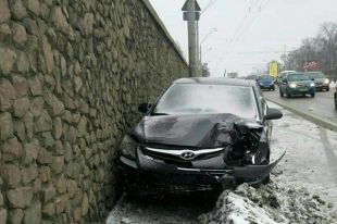 Массовые аварии в Киеве на проспекте Победы: 10 ДТП, на дороге заторы