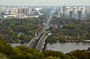 В Киеве на два года закрывают важный мост из-за ремонта