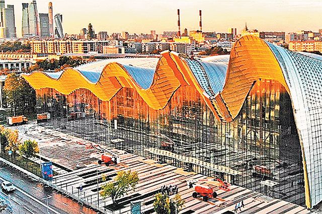 Что винер и усманов строят в «лужниках»?