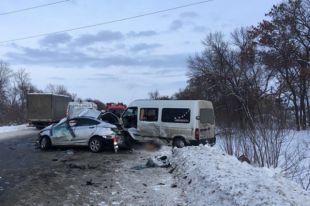 Возле города Чугуева Харьковской области в результате ДТП погибли четыре человека.