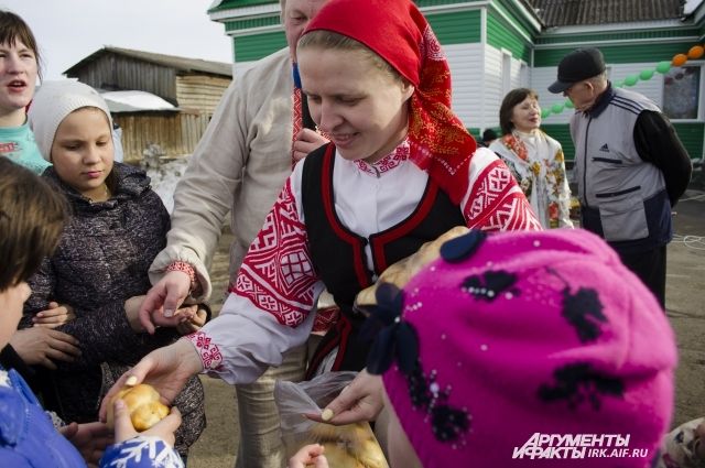 За столетие сибирские белорусы не забыли своих традиций.