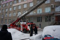 50 человек эвакуировали из горящего здания.