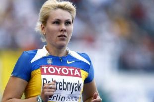Бронзовый призер чемпионата мира в эстафете 4x100 м, участница Олимпийских игр в Рио украинка Наталья Погребняк будет выступать за Россию.