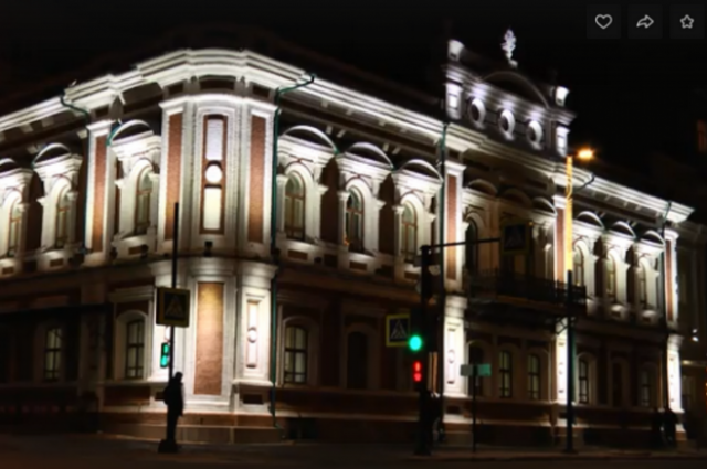 Фасад здания красноярской полиции с новой подсветкой стал украшением улицы 