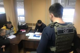 В Одесской области инспектор таможни шантажировал владельцев «евроблях»
